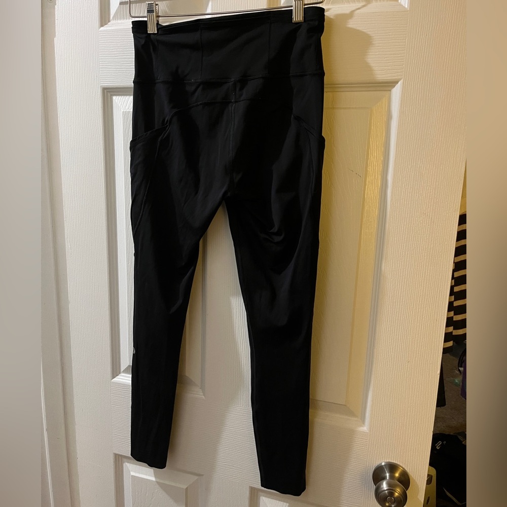 Lululemon 8 black 7/8 cargo leggings lightweight perfect condition